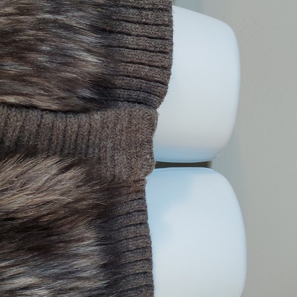 Michael Kors womens grey faux fur sweater - Picture 5 of 8